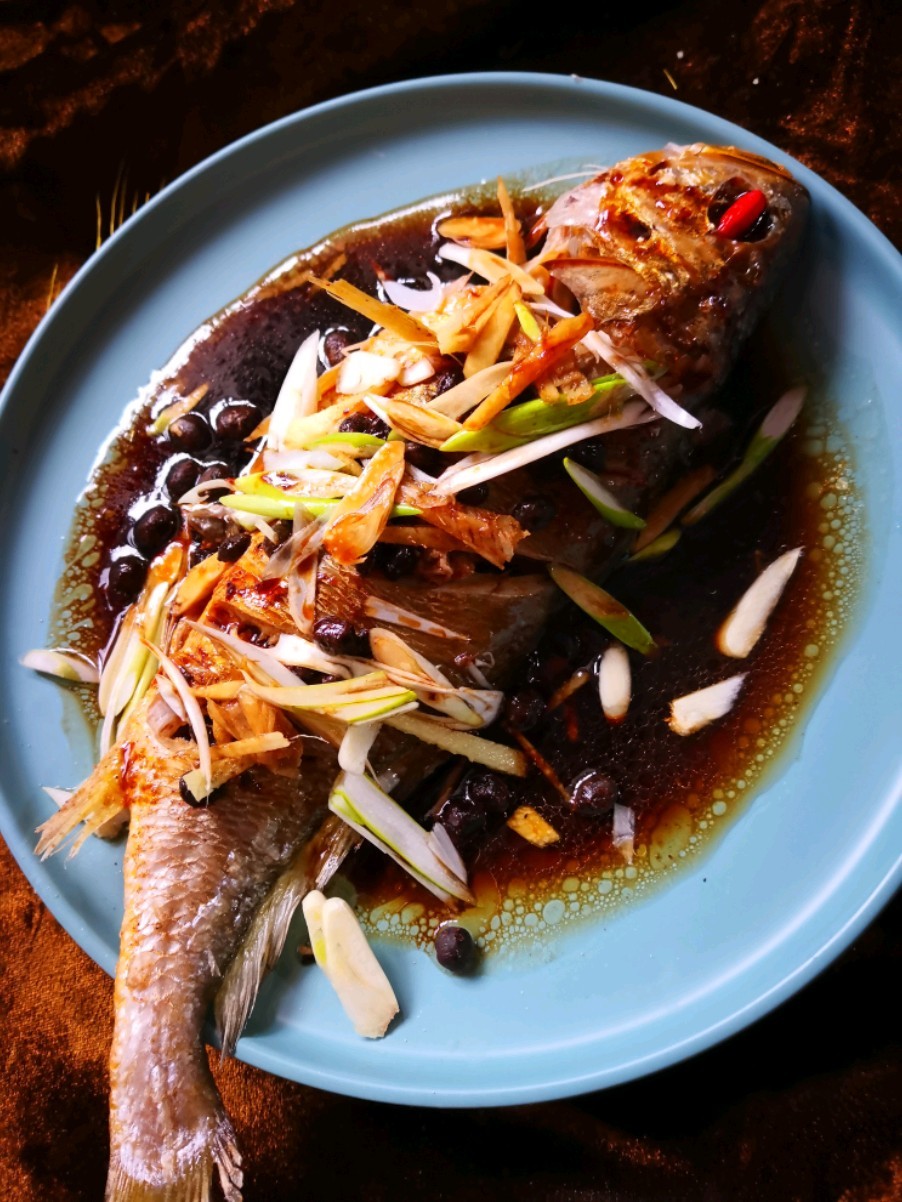 豆豉黃花魚的做法-豆瓣味蒸菜譜