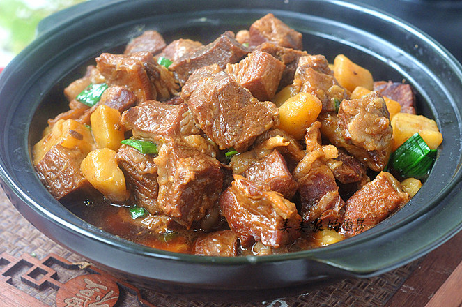 偷學酒店大廚的土豆燒牛腩,果然牛!3天做了2次,孩子還嫌不夠!的做法-咸鮮味燒菜譜-易網健康養生網 偷學酒店大廚的土豆燒牛腩,果然牛!3天做了2次,孩子還嫌不夠!的做法-咸鮮味燒菜譜