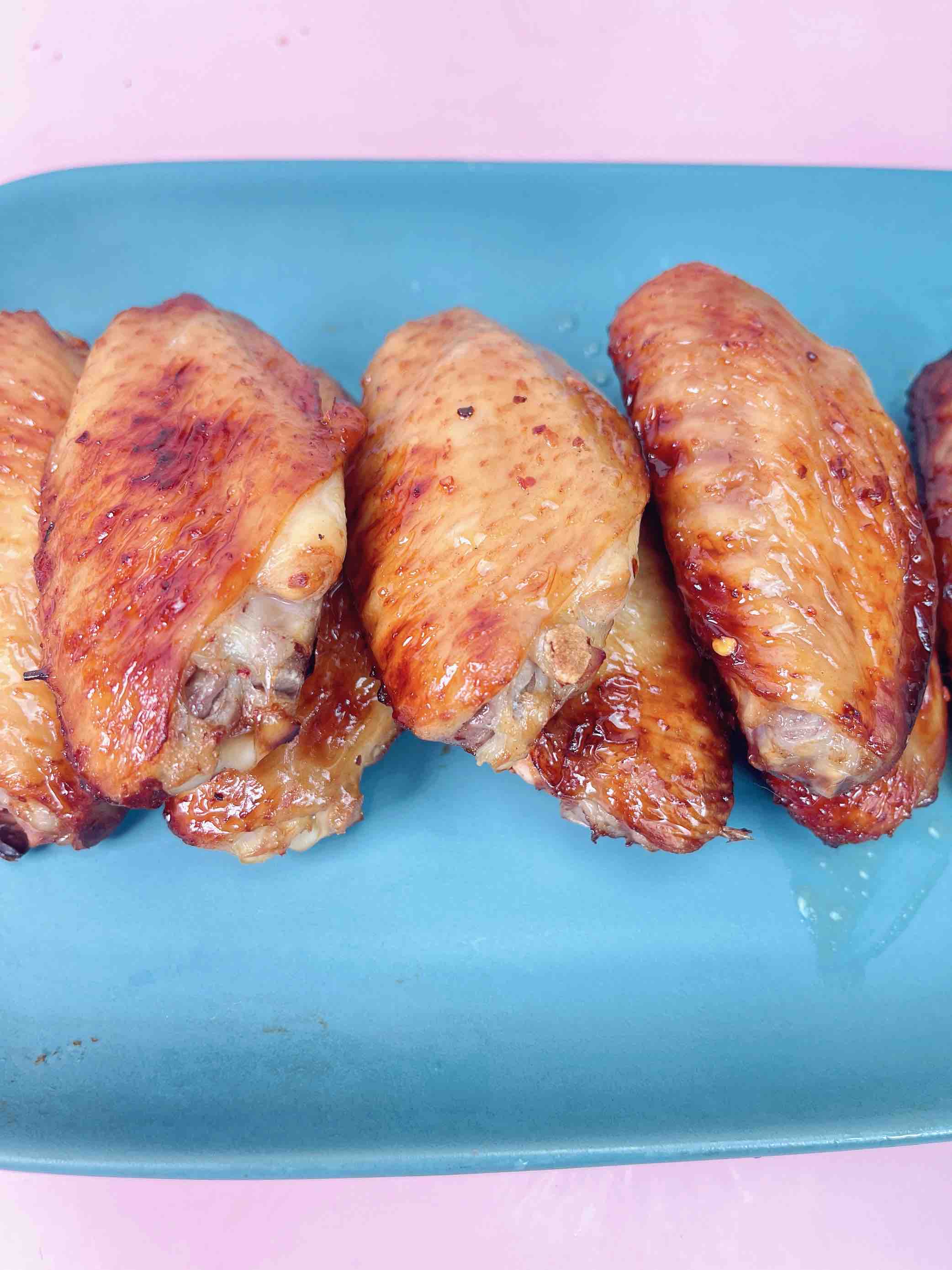 香烤雞翅的做法-香辣味烤菜譜-易網健康養生網 香烤雞翅的做法-香辣味烤菜譜