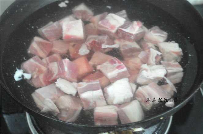 偷學酒店大廚的土豆燒牛腩,果然牛!3天做了2次,孩子還嫌不夠!的做法-咸鮮味燒菜譜-易網健康養生網 偷學酒店大廚的土豆燒牛腩,果然牛!3天做了2次,孩子還嫌不夠!的做法-咸鮮味燒菜譜