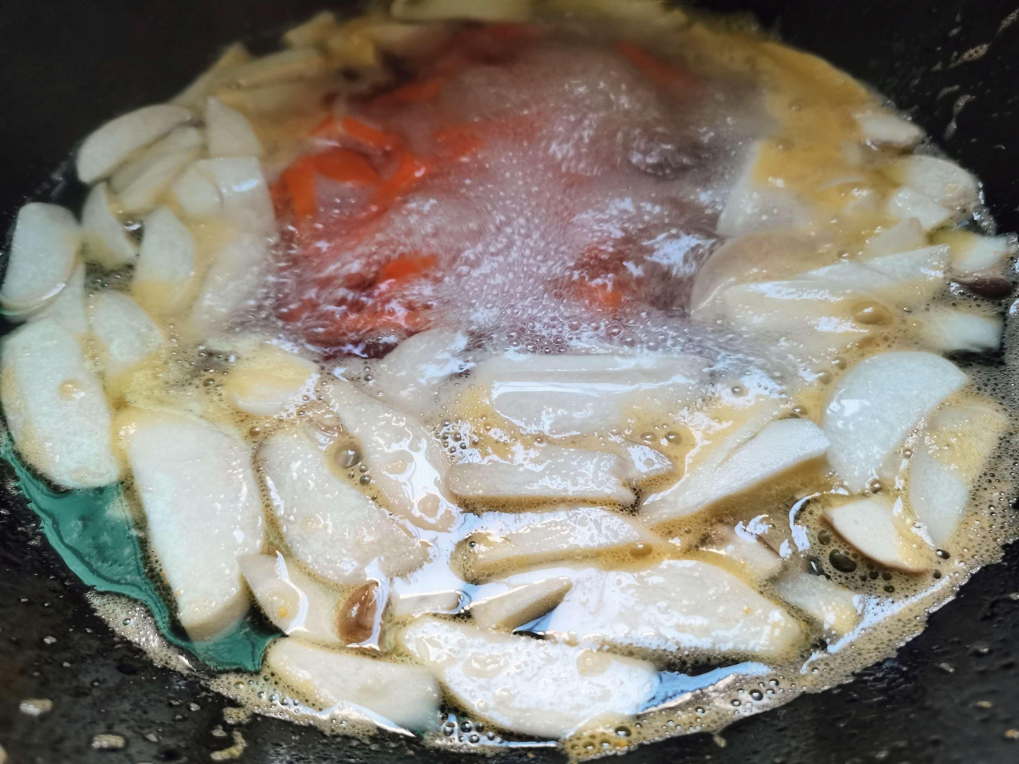 胡蘿卜炒杏鮑菇的做法-家常味炒菜譜-易網健康養生網 胡蘿卜炒杏鮑菇的做法-家常味炒菜譜