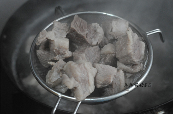 偷學酒店大廚的土豆燒牛腩,果然牛!3天做了2次,孩子還嫌不夠!的做法-咸鮮味燒菜譜-易網健康養生網 偷學酒店大廚的土豆燒牛腩,果然牛!3天做了2次,孩子還嫌不夠!的做法-咸鮮味燒菜譜