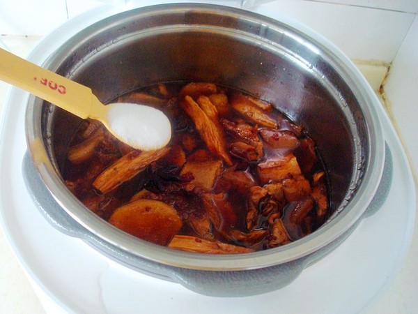 肉皮燒豆腐的做法-家常味燒菜譜-易網健康養生網 肉皮燒豆腐的做法-家常味燒菜譜