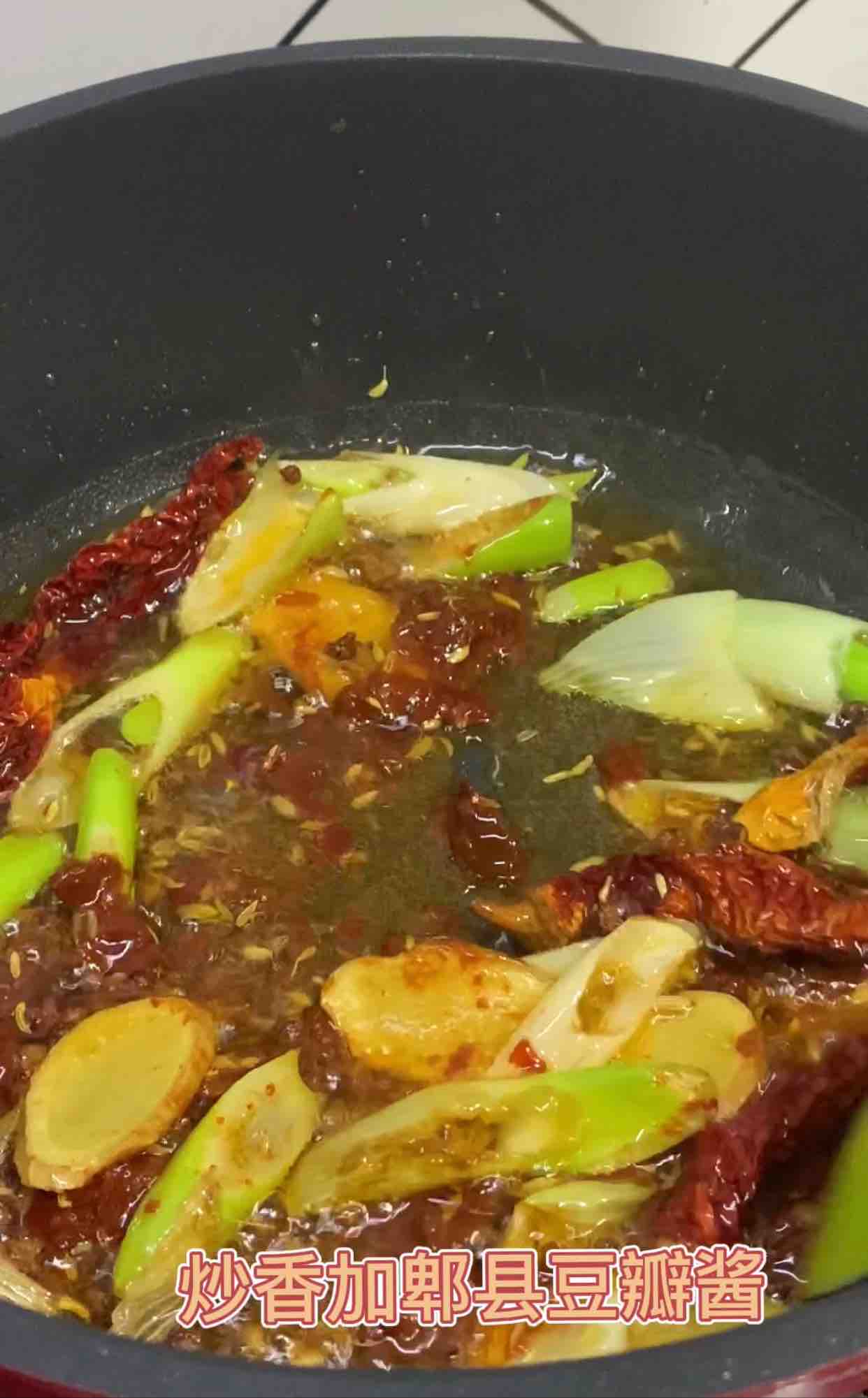 香辣羊蝎子，簡直太費米飯了的做法-香辣味燒菜譜
