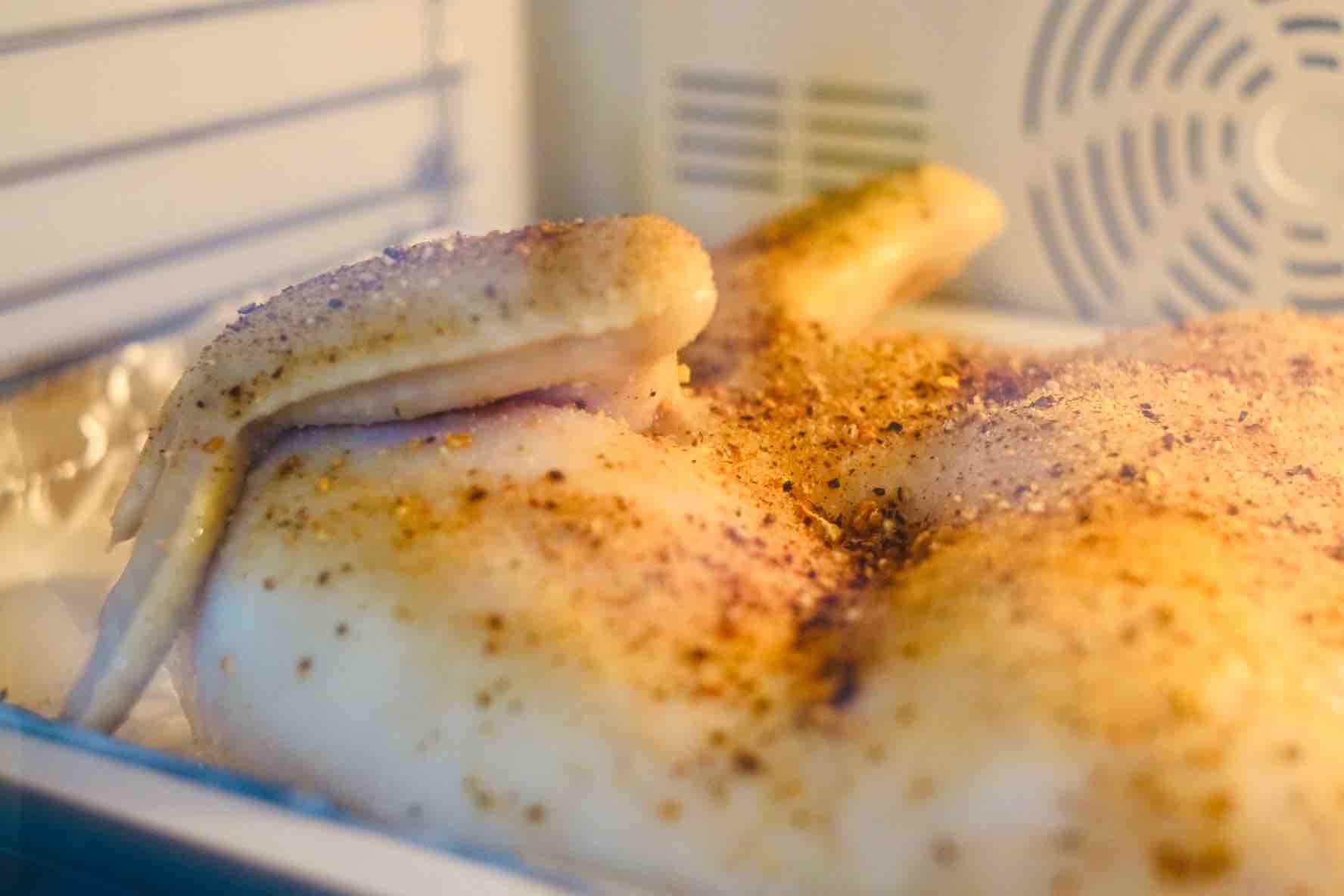 用最嫩的童子雞 烤最想的脆皮烤雞的做法-咸鮮味烤菜譜