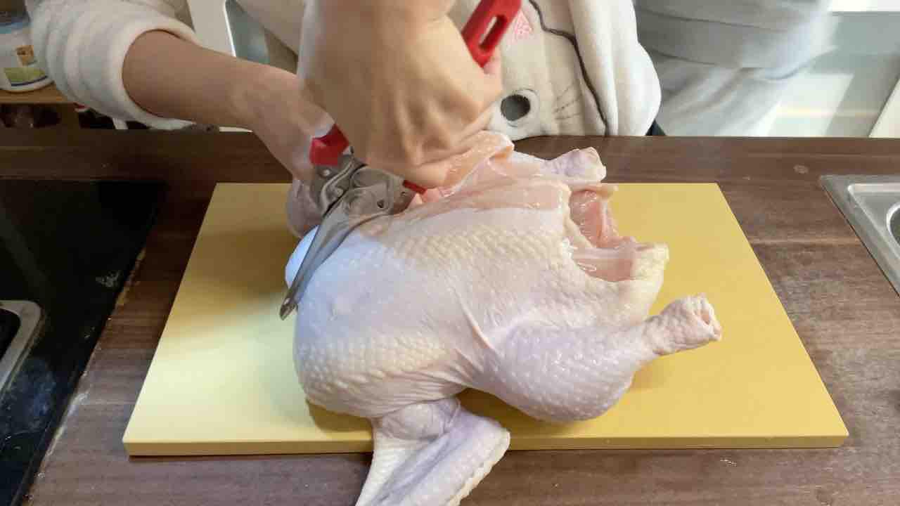 用最嫩的童子雞 烤最想的脆皮烤雞的做法-咸鮮味烤菜譜