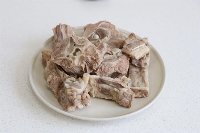 羊蝎子燉蘿卜的做法-家常味燉菜譜-易網健康養生網 羊蝎子燉蘿卜的做法-家常味燉菜譜