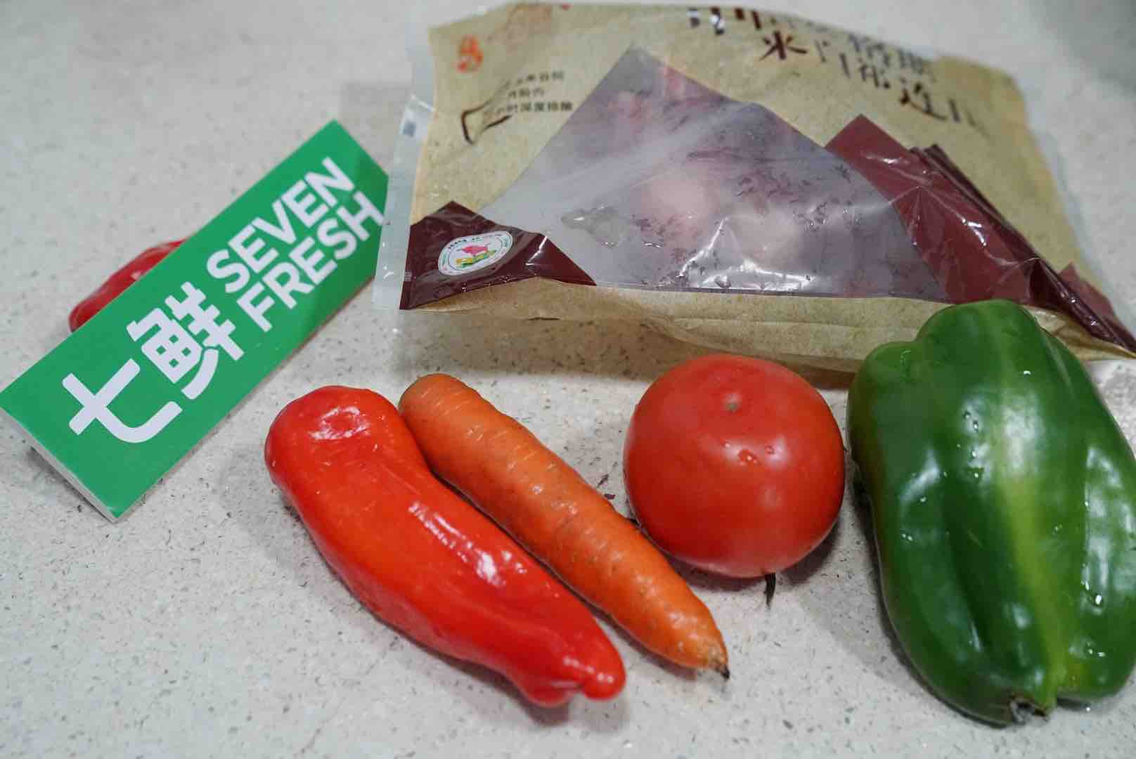 春節家宴營養煲,有時蔬有牛腩,葷素搭配營養均衡的做法-家常味砂鍋菜譜-易網<a href=http://www.xllyou.com/ target=_blank class=infotextkey>健康養生</a>網 春節家宴營養煲,有時蔬有牛腩,葷素搭配營養均衡的做法-家常味砂鍋菜譜