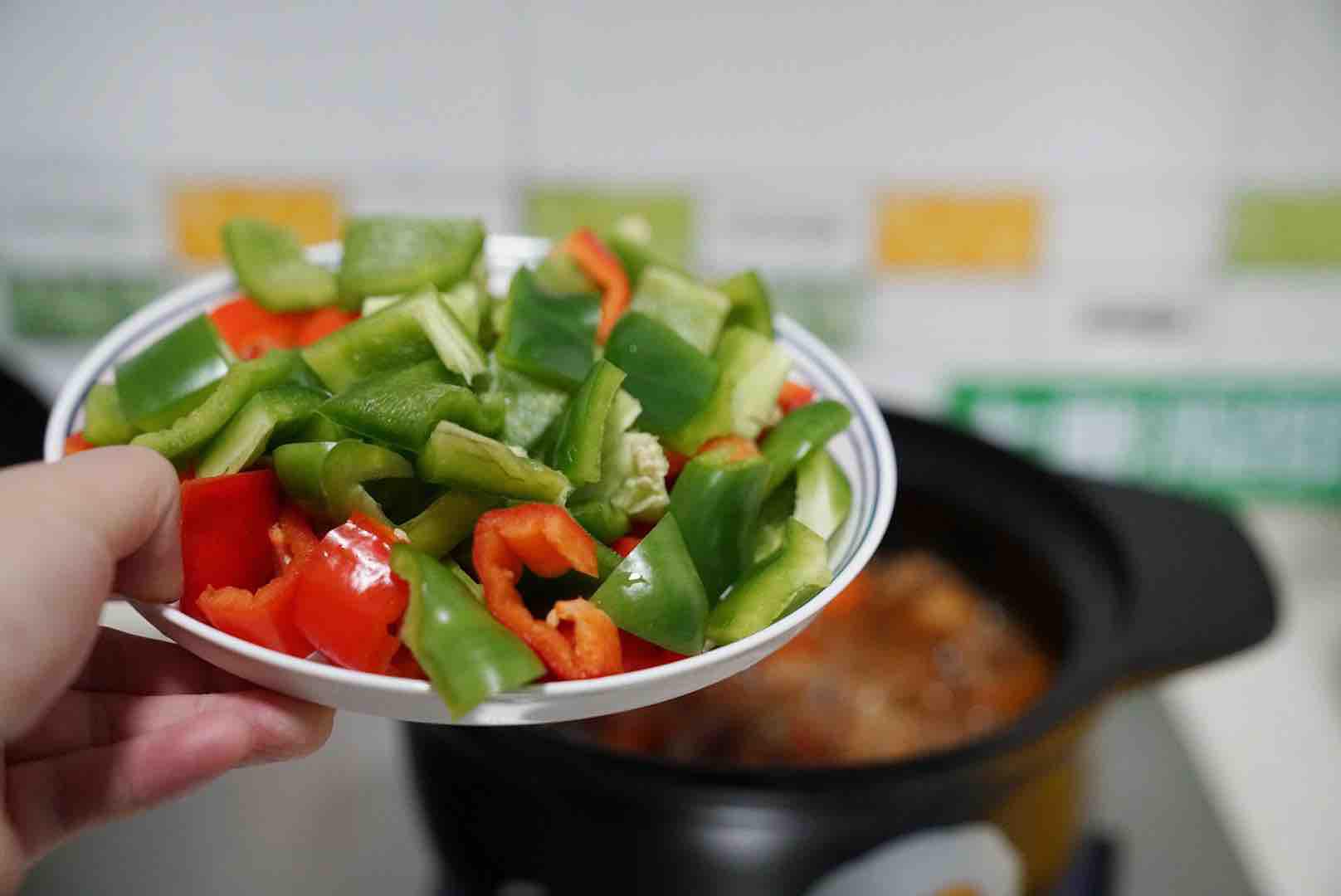 春節家宴營養煲,有時蔬有牛腩,葷素搭配營養均衡的做法-家常味砂鍋菜譜-易網健康養生網 春節家宴營養煲,有時蔬有牛腩,葷素搭配營養均衡的做法-家常味砂鍋菜譜