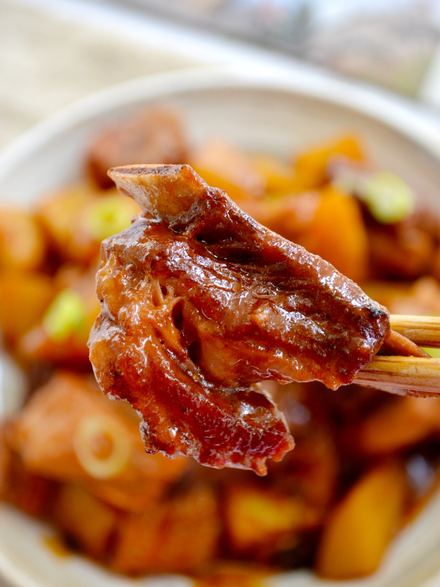 紅燒羊排的做法-醬香味燉菜譜-易網(wǎng)健康養(yǎng)生網(wǎng) 紅燒羊排的做法-醬香味燉菜譜