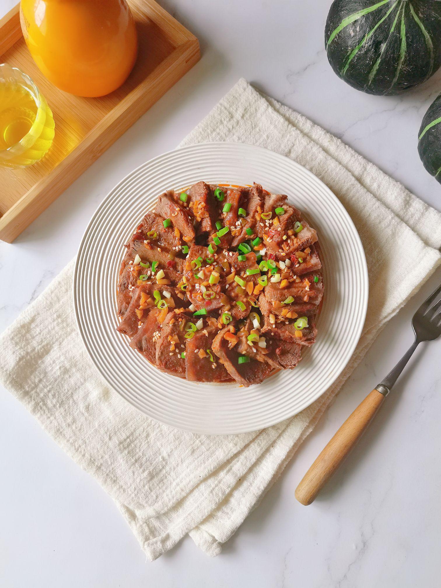 香辣牛腱子，香辣開胃，好吃又饞人的做法-香辣味燉菜譜