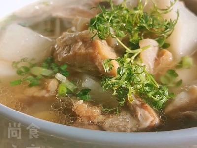 牛腩這樣燉，才是真正的清湯牛腩哦～的做法-咸鮮味燉菜譜