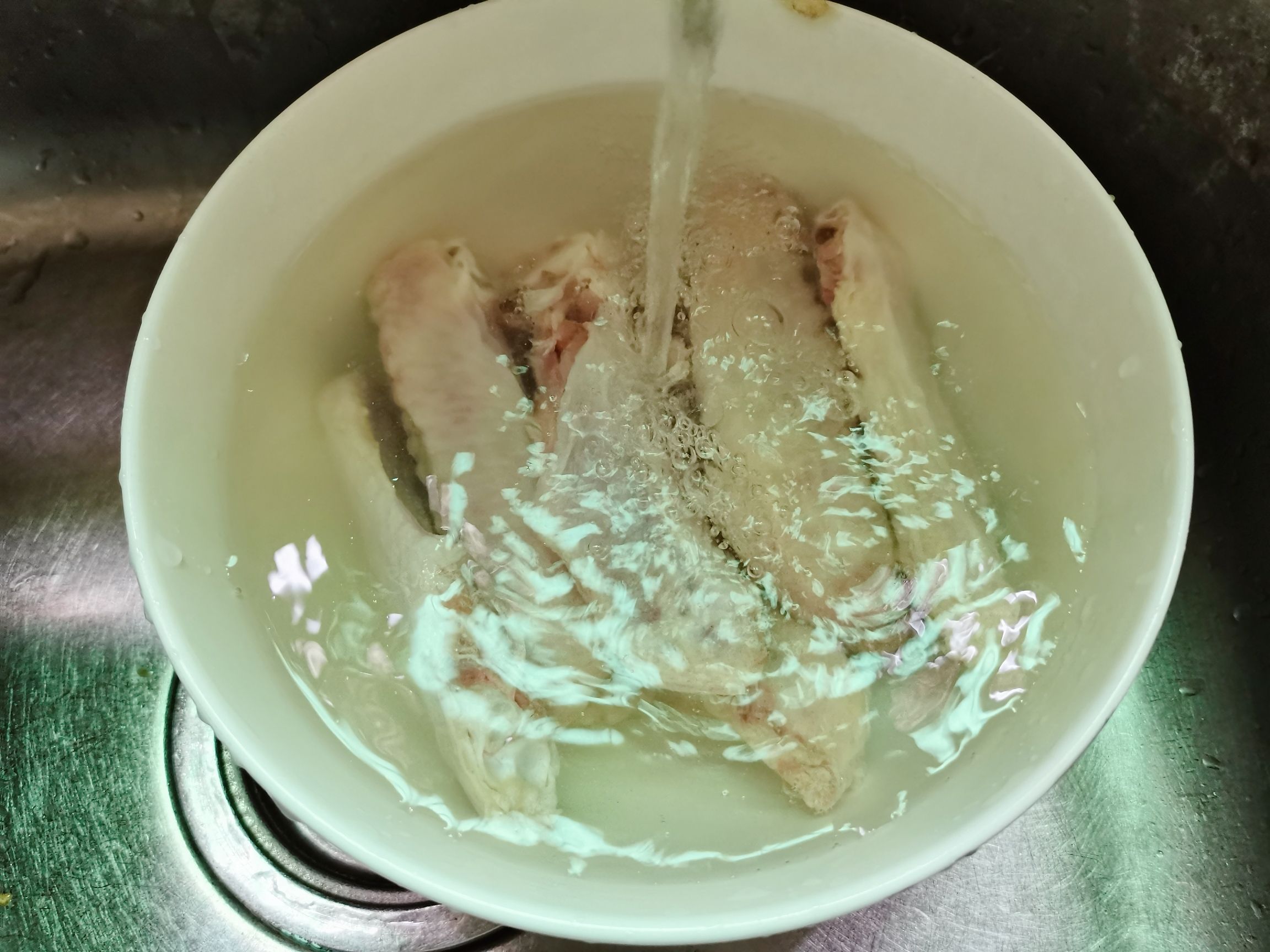 香烤鴨翅的做法-蒜香味烤菜譜-易網健康養生網 香烤鴨翅的做法-蒜香味烤菜譜