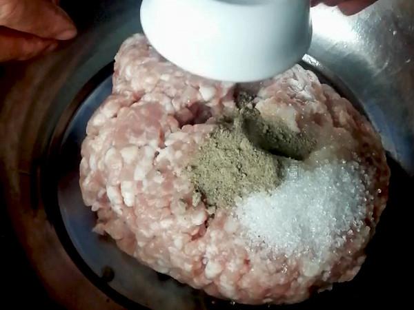 自制兩種火鍋肉丸,真材實(shí)料看得見!的做法-咸鮮味煮菜譜-易網(wǎng)健康養(yǎng)生網(wǎng) 自制兩種火鍋肉丸,真材實(shí)料看得見!的做法-咸鮮味煮菜譜