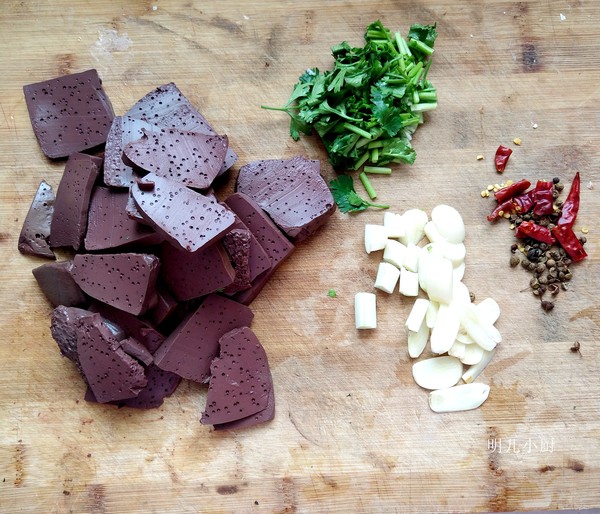 家常炒羊血的做法-家常味炒菜譜