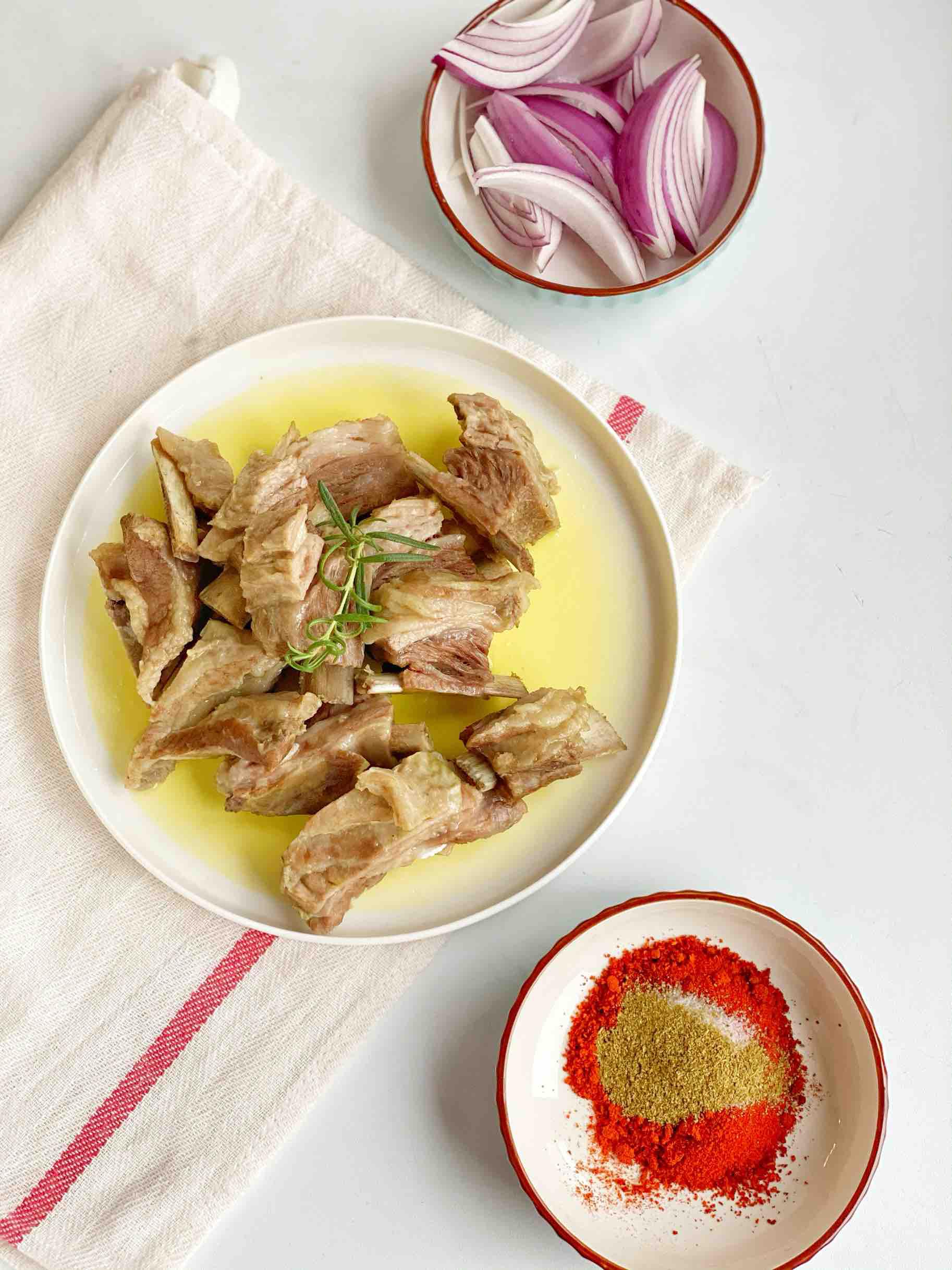 手抓羊肉的做法-家常味煮菜譜