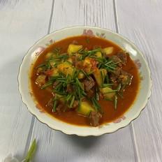 #年味食足#西紅柿土豆燉牛腩的做法-五香味燉菜譜