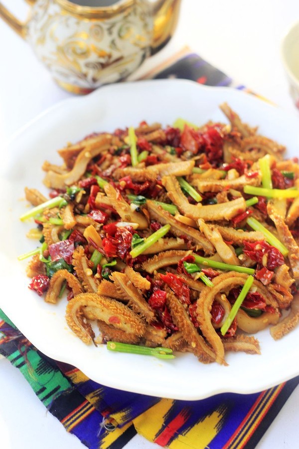 辣皮子滾牛肚的做法-香辣味炒菜譜