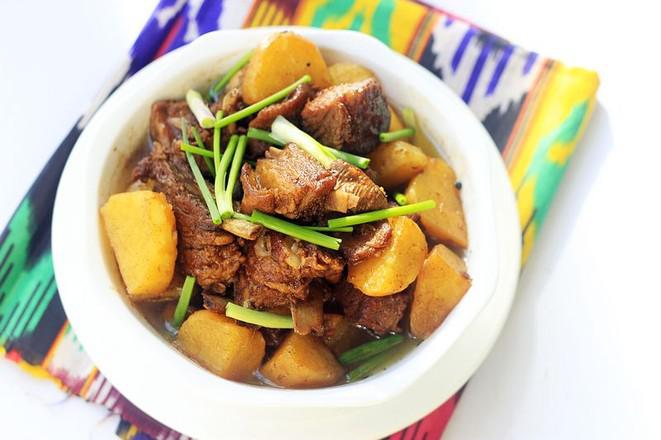 土豆燒羊肉的做法-家常味燒菜譜-易網健康養生網 土豆燒羊肉的做法-家常味燒菜譜