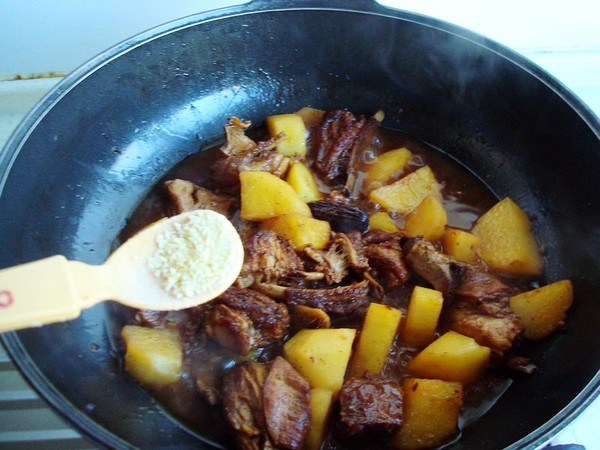 土豆燒羊肉的做法-家常味燒菜譜-易網健康養生網 土豆燒羊肉的做法-家常味燒菜譜