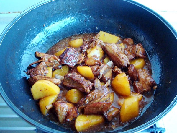 土豆燒羊肉的做法-家常味燒菜譜-易網健康養生網 土豆燒羊肉的做法-家常味燒菜譜