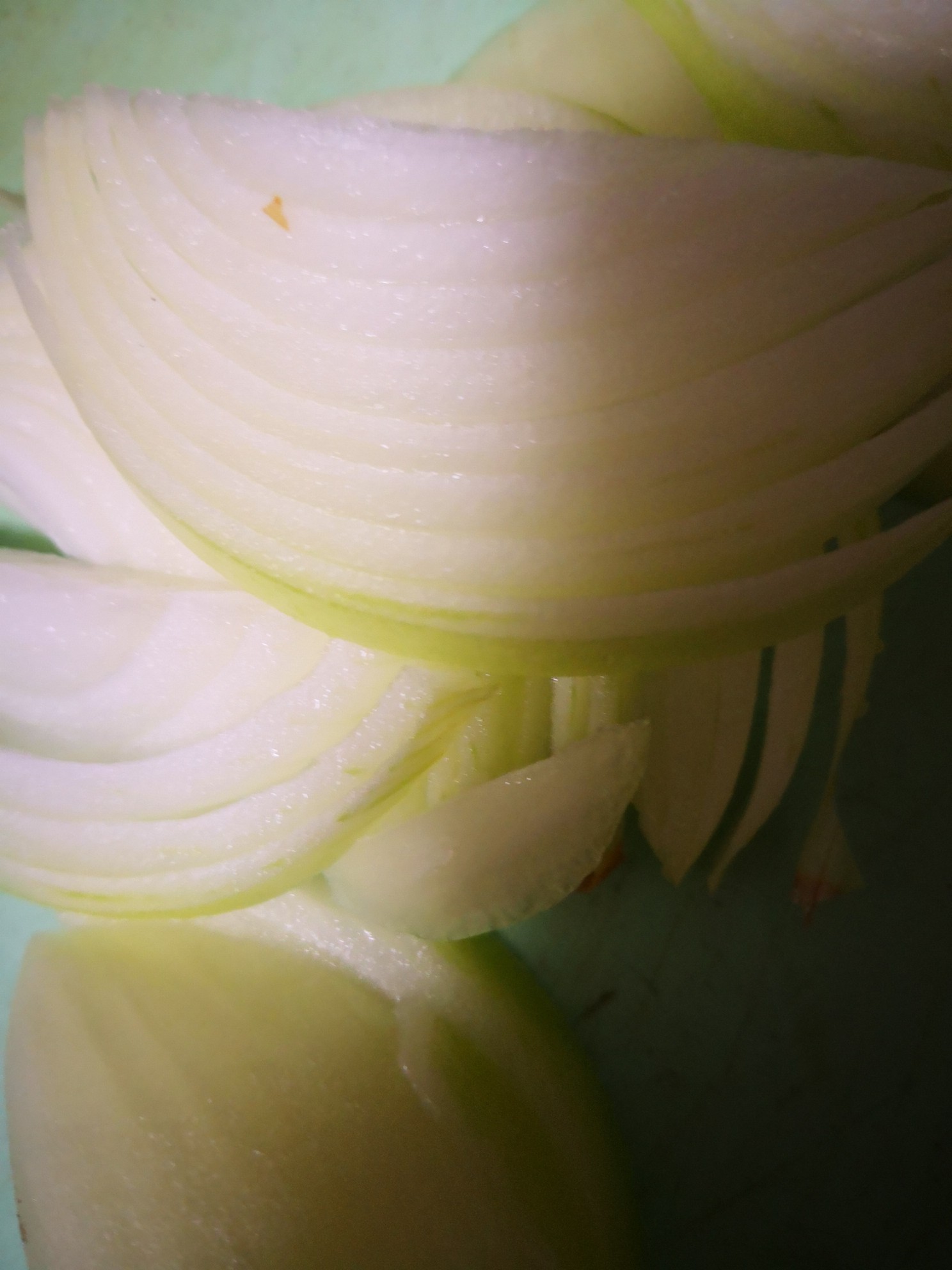 圓蔥拌黃瓜枸杞的做法-家常味拌菜譜-易網<a href=http://www.xllyou.com/ target=_blank class=infotextkey>健康養生</a>網 圓蔥拌黃瓜枸杞的做法-家常味拌菜譜