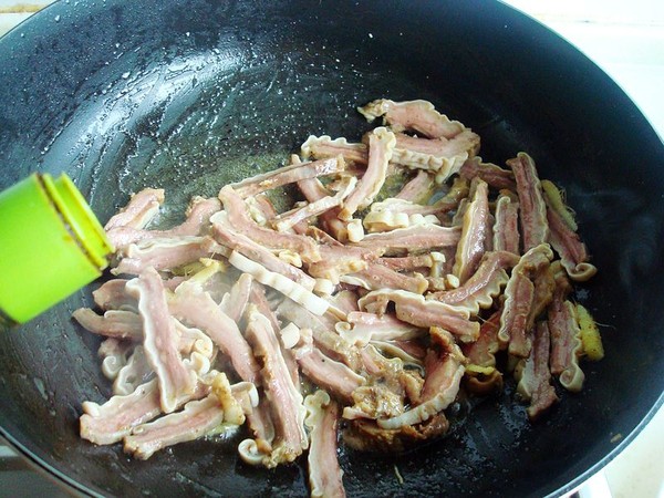 爆炒牛腸的做法-香辣味炒菜譜