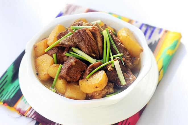 土豆燒羊肉的做法-家常味燒菜譜-易網健康養生網 土豆燒羊肉的做法-家常味燒菜譜