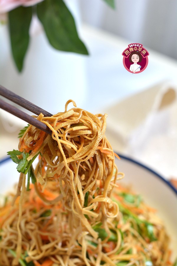 燙拌豆腐絲的做法-家常味拌菜譜-易網健康養生網 燙拌豆腐絲的做法-家常味拌菜譜