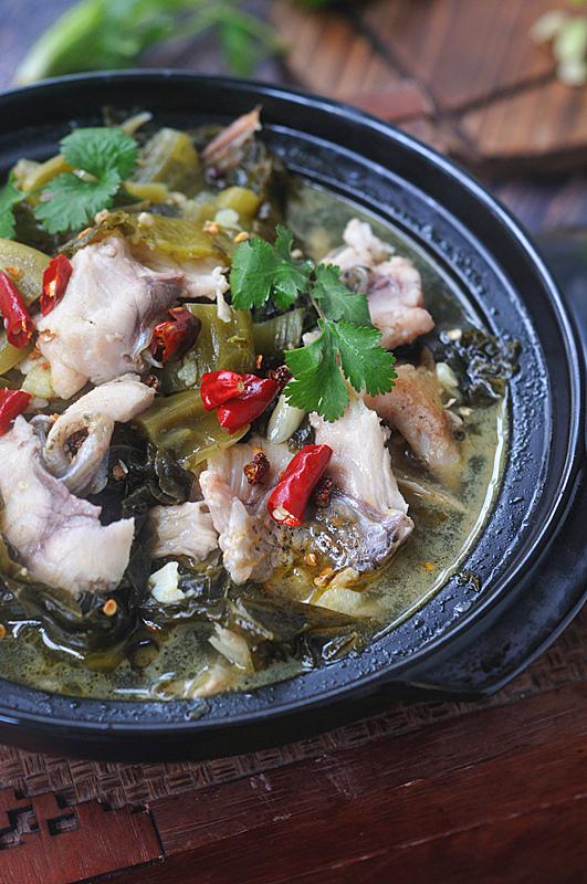 魚的做法這么多,我獨愛酸菜魚,湯鮮肉嫩,比水煮魚片更營養!的做法-酸辣味煮菜譜-易網健康養生網 魚的做法這么多,我獨愛酸菜魚,湯鮮肉嫩,比水煮魚片更營養!的做法-酸辣味煮菜譜