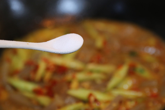 剁椒炒魔芋豆腐的做法-酸辣味炒菜譜-易網健康養(yǎng)生網 剁椒炒魔芋豆腐的做法-酸辣味炒菜譜