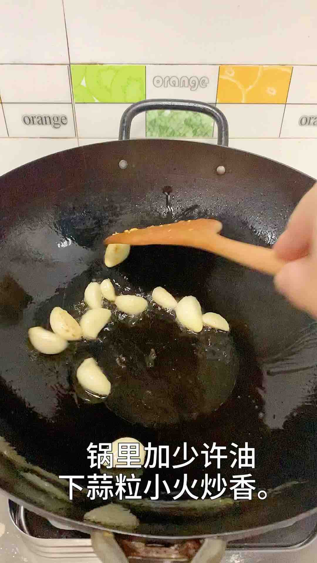 按孩子的要求，來個全新的鴨舌小吃的做法-家常味燒菜譜