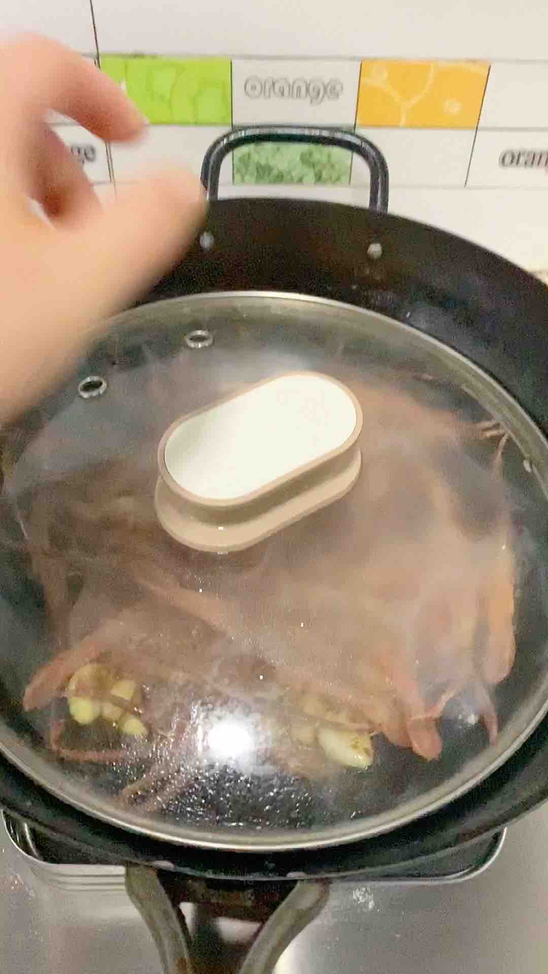 按孩子的要求，來個全新的鴨舌小吃的做法-家常味燒菜譜