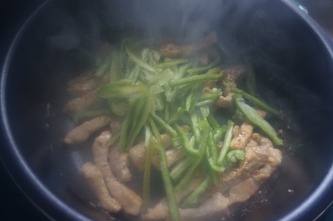 肉質酥嫩的秘訣在此,快手家常菜——酥嫩小炒肉的做法-咸鮮味炒菜譜-易網健康養生網 肉質酥嫩的秘訣在此,快手家常菜——酥嫩小炒肉的做法-咸鮮味炒菜譜