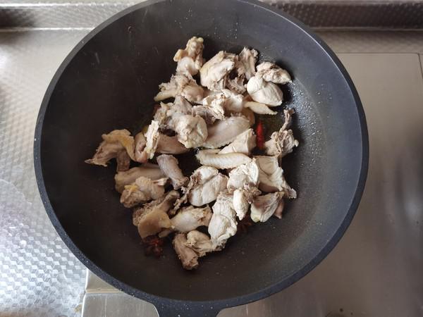 好吃入味的板栗燉雞的做法-咸鮮味燜菜譜