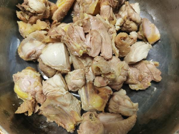 辣子雞的做法-家常味炒菜譜-易網<a href=http://www.xllyou.com/ target=_blank class=infotextkey>健康養生</a>網 辣子雞的做法-家常味炒菜譜