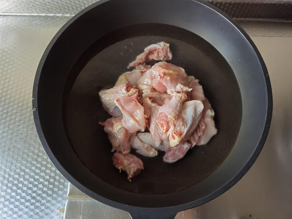 好吃入味的板栗燉雞的做法-咸鮮味燜菜譜