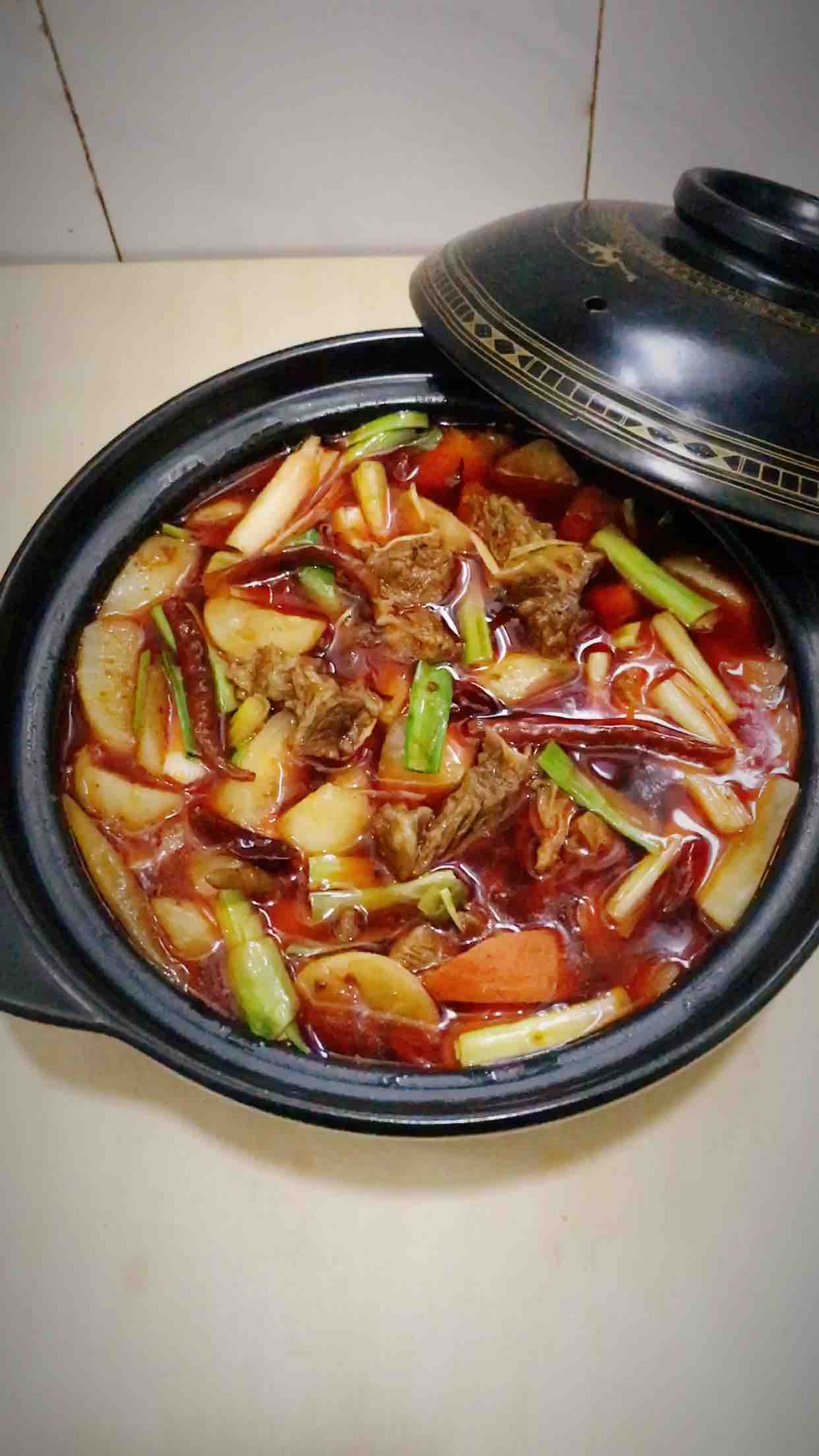 砂鍋燉牛腩的做法-香辣味燉菜譜-易網健康養生網 砂鍋燉牛腩的做法-香辣味燉菜譜