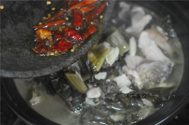 魚的做法這么多,我獨愛酸菜魚,湯鮮肉嫩,比水煮魚片更營養!的做法-酸辣味煮菜譜-易網健康養生網 魚的做法這么多,我獨愛酸菜魚,湯鮮肉嫩,比水煮魚片更營養!的做法-酸辣味煮菜譜