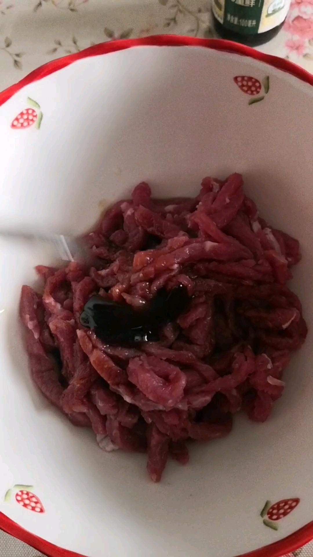 牛年大吉吃牛肉,牛氣沖天就是牛的做法-香辣味炒菜譜-易網<a href=http://www.xllyou.com/ target=_blank class=infotextkey>健康養生</a>網 牛年大吉吃牛肉,牛氣沖天就是牛的做法-香辣味炒菜譜