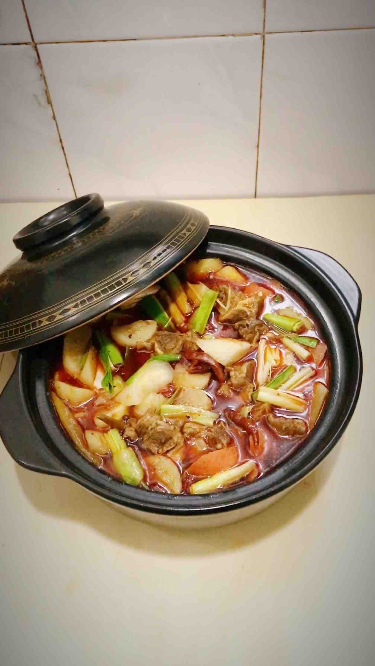 砂鍋燉牛腩的做法-香辣味燉菜譜