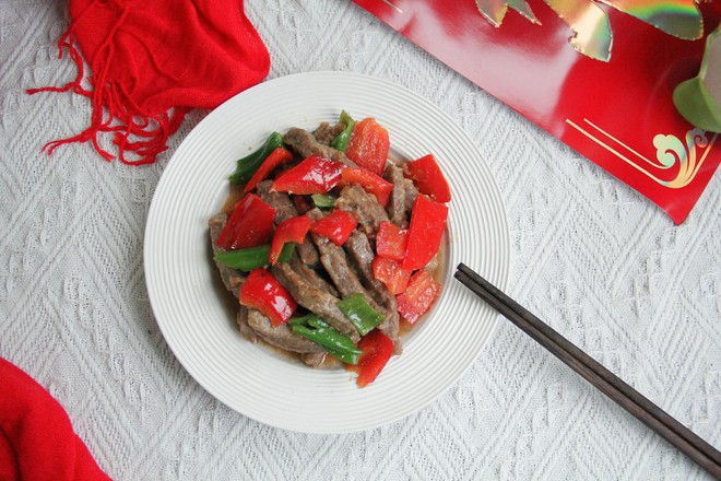 紅紅火火青紅椒小炒牛肉的做法-咸鮮味炒菜譜-易網健康養生網 紅紅火火青紅椒小炒牛肉的做法-咸鮮味炒菜譜