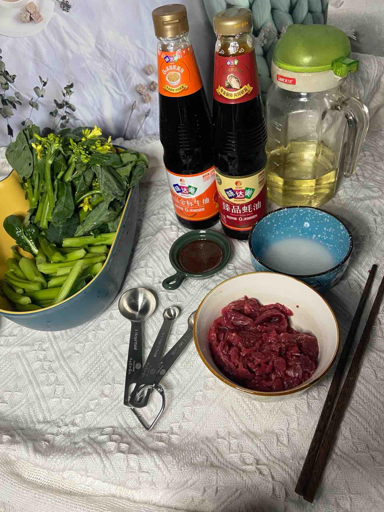 潮汕媽媽們拿手家常菜之芥藍炒牛肉的做法-家常味炒菜譜-易網<a href=http://www.xllyou.com/ target=_blank class=infotextkey>健康養生</a>網 潮汕媽媽們拿手家常菜之芥藍炒牛肉的做法-家常味炒菜譜