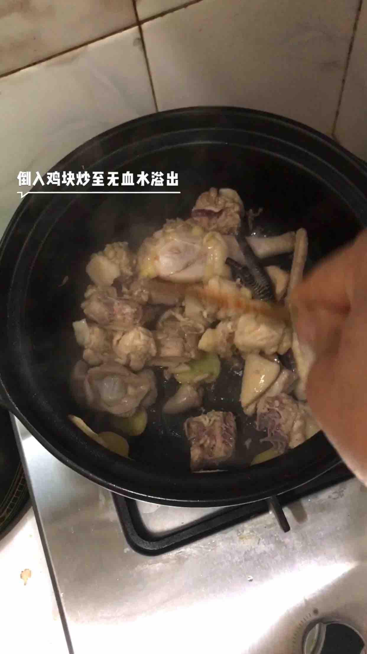 山藥天麻燉柴雞的做法-家常味燉菜譜