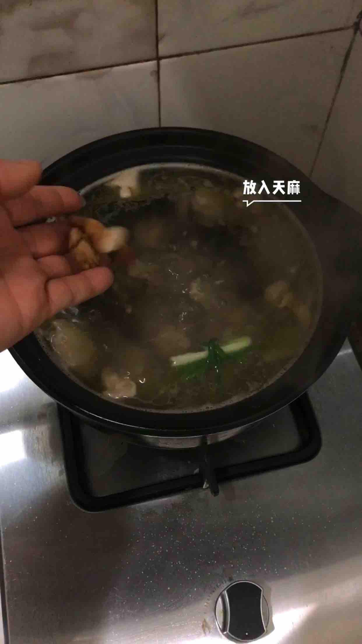 山藥天麻燉柴雞的做法-家常味燉菜譜