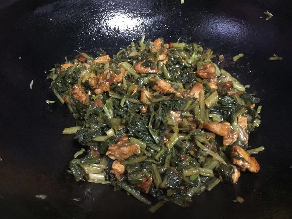 雪菜肉丁手搟面的做法-咸鮮味煮菜譜-易網(wǎng)健康養(yǎng)生網(wǎng) 雪菜肉丁手搟面的做法-咸鮮味煮菜譜