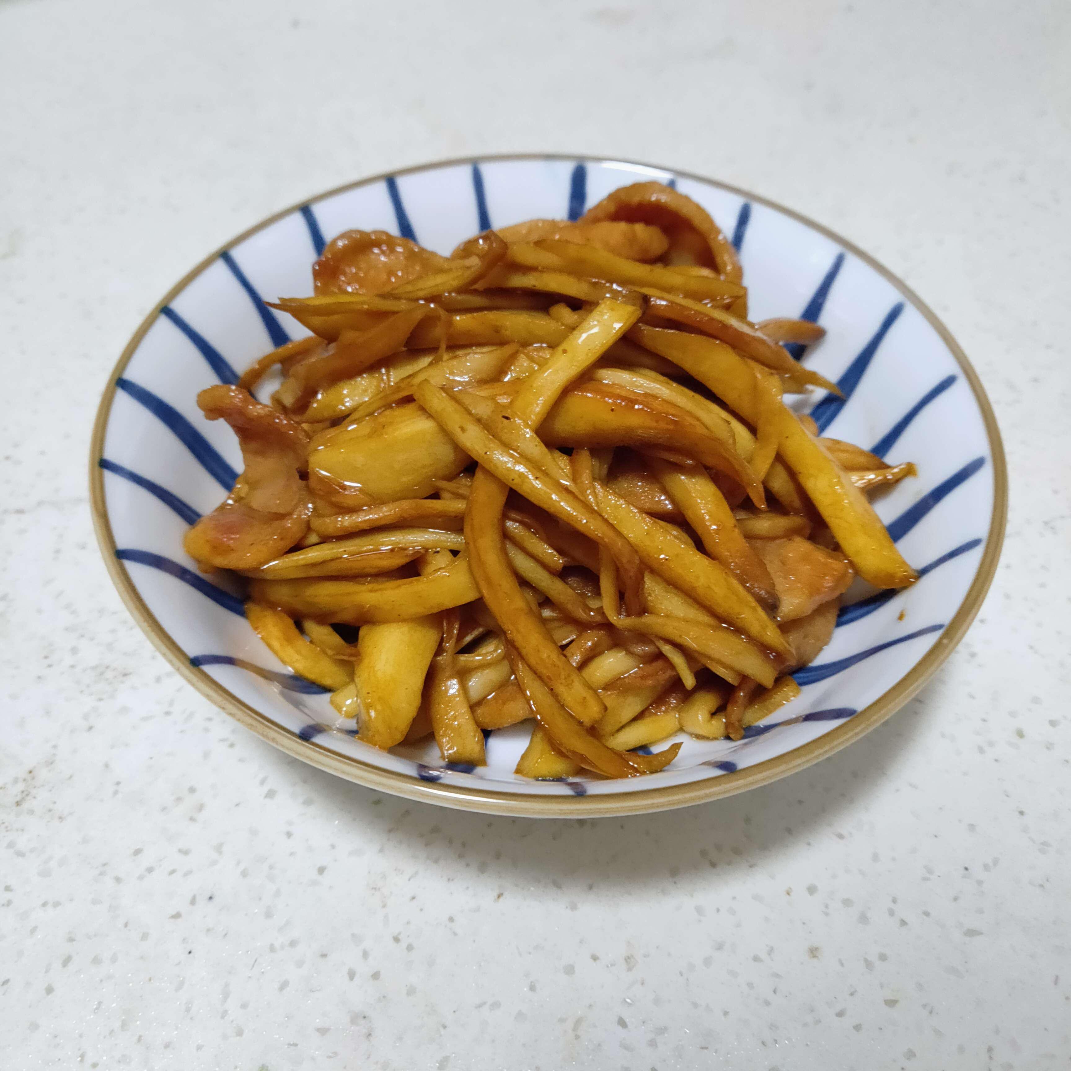杏鮑菇炒肉腸的做法-咸鮮味炒菜譜-易網健康養生網 杏鮑菇炒肉腸的做法-咸鮮味炒菜譜