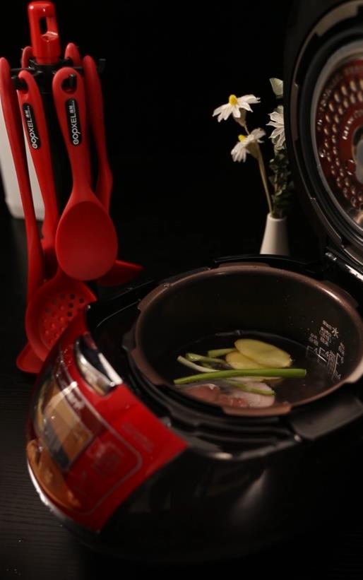 紅燒雞塊的做法-咸鮮味燉菜譜-易網健康養生網 紅燒雞塊的做法-咸鮮味燉菜譜