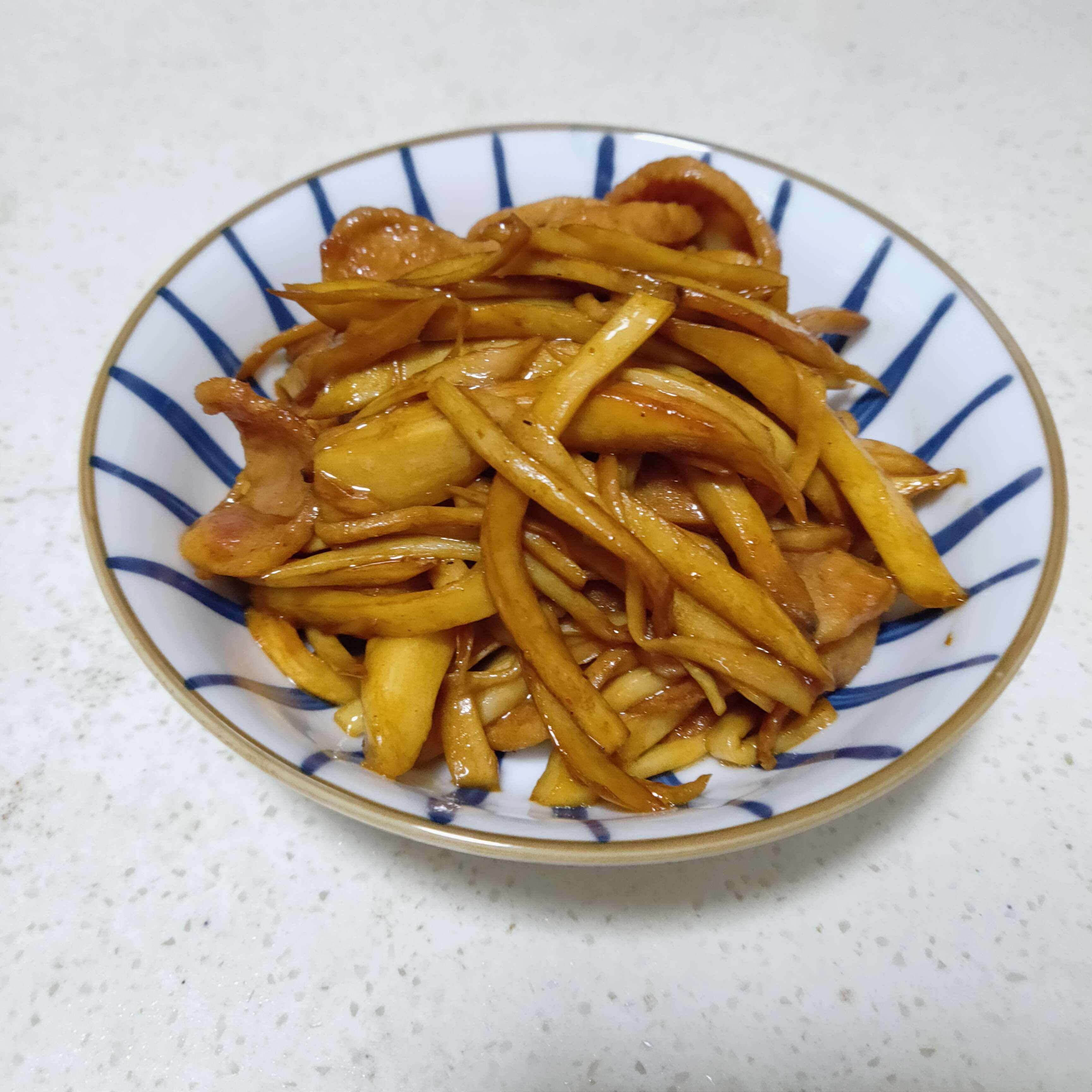 杏鮑菇炒肉腸的做法-咸鮮味炒菜譜-易網健康養生網 杏鮑菇炒肉腸的做法-咸鮮味炒菜譜
