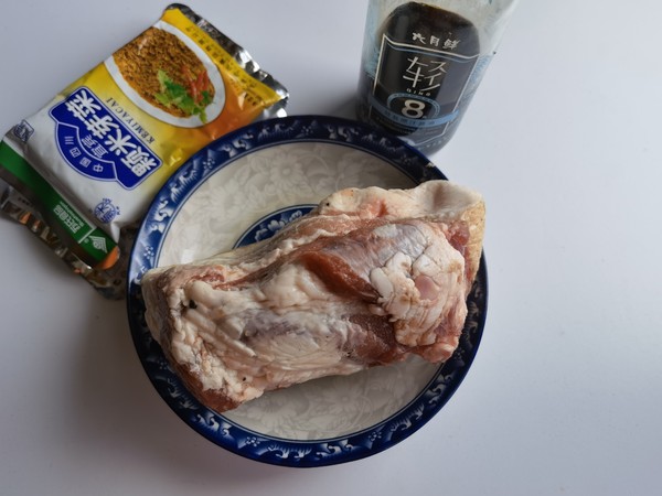 咸燒白的做法-咸鮮味蒸菜譜-易網<a href=http://www.xllyou.com/ target=_blank class=infotextkey>健康養生</a>網 咸燒白的做法-咸鮮味蒸菜譜